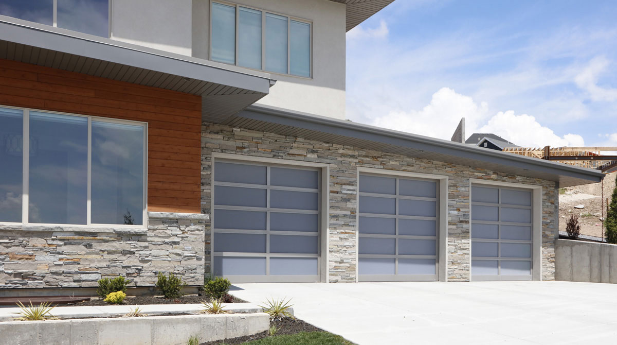 modern-glass-garage-doors
